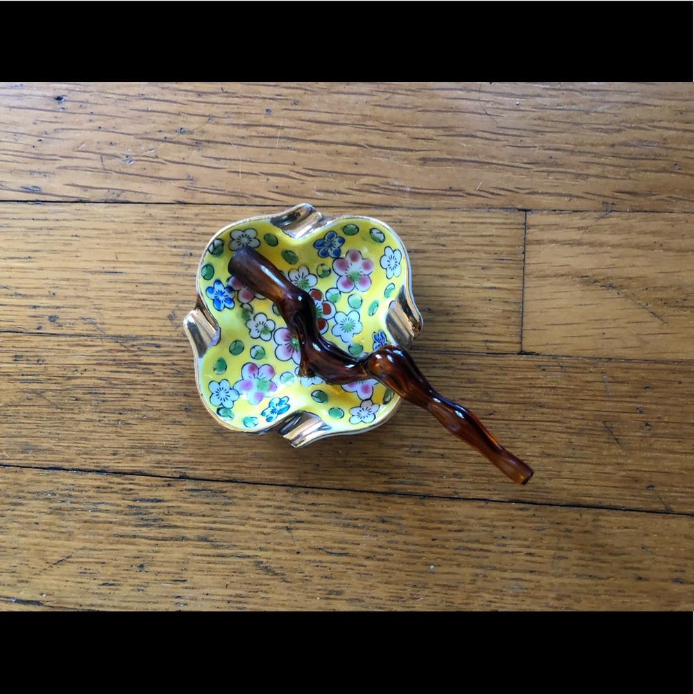 Vintage Hand Painted Floral Ashtrays Made in Japan - Picture 8 of 10